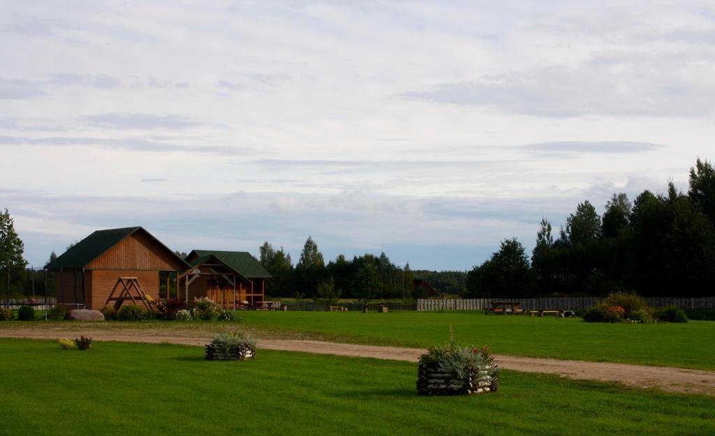 Ezmalas Rembate Exterior foto
